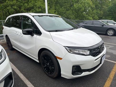 Certified 2025 Honda Odyssey Sport-L image 3