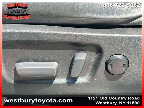 Used 2017 Toyota Highlander XLE AWD/4WD image 23