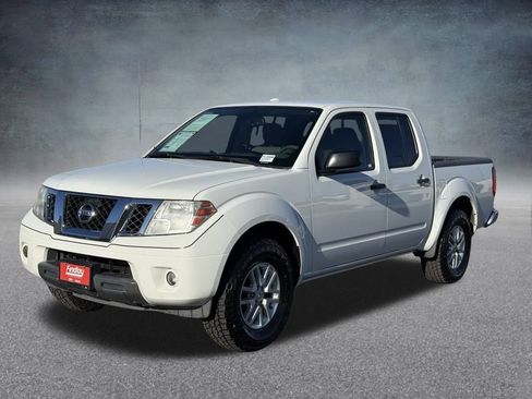 Used 2016 Nissan Frontier SV image 8