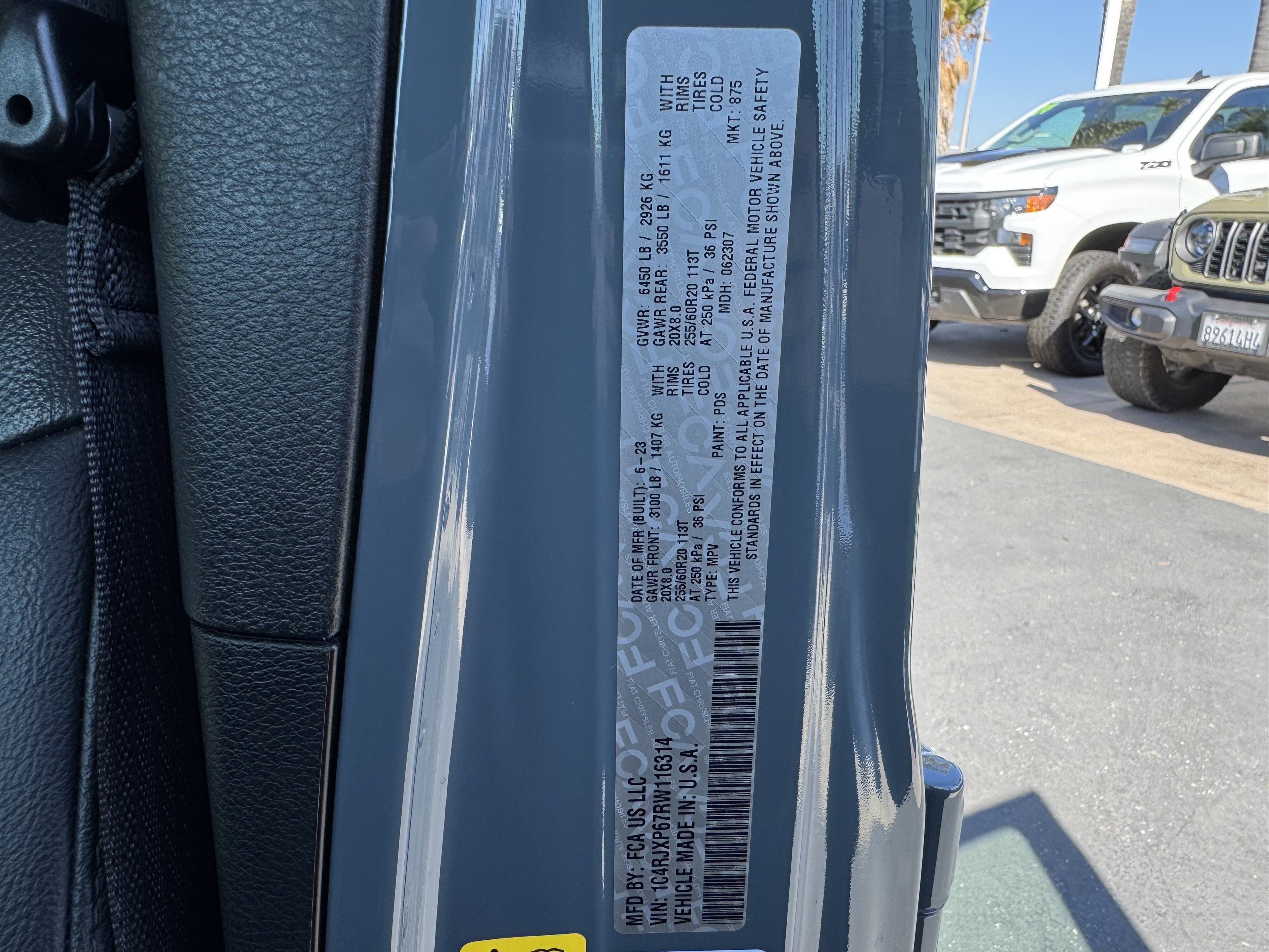 Used 2024 Jeep Wrangler Unlimited Sahara AWD/4WD image 40