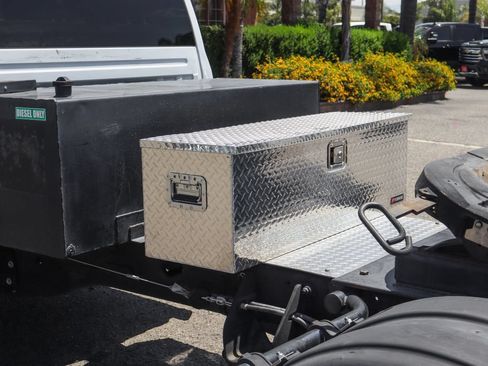 Used 2022 RAM 5500 Tradesman w/ Chrome Appearance Group AWD/4WD image 8