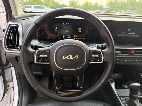 Used 2024 Kia Sorento S AWD/4WD image 25