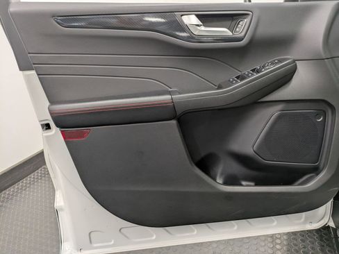 Used 2024 Ford Escape ST-Line w/ Tech Pack #1 AWD/4WD image 8