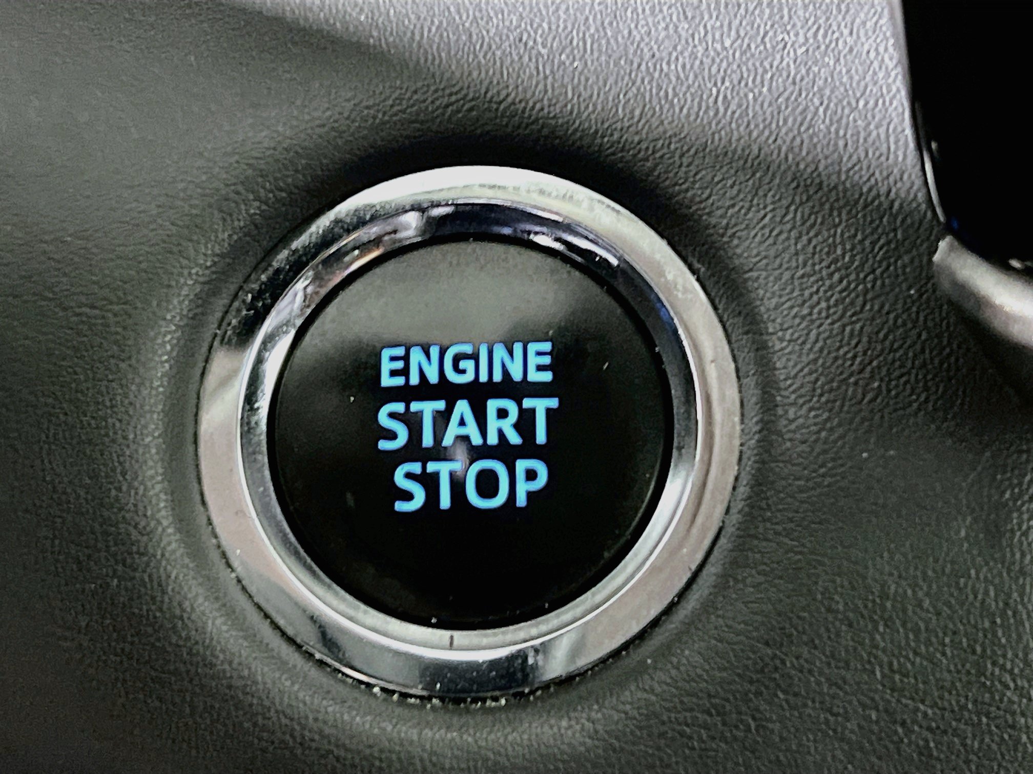Used 2022 Toyota Highlander LE AWD/4WD image 23