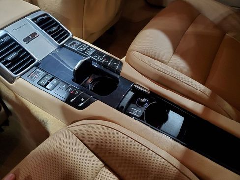 Used 2016 Porsche Panamera Edition image 28
