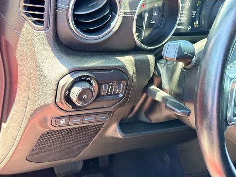 Used 2022 Jeep Wrangler Unlimited Sahara w/ Cold Weather Group AWD/4WD image 11