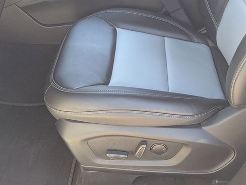 Used 2022 Ford Explorer XLT w/ Equipment Group 202A image 17