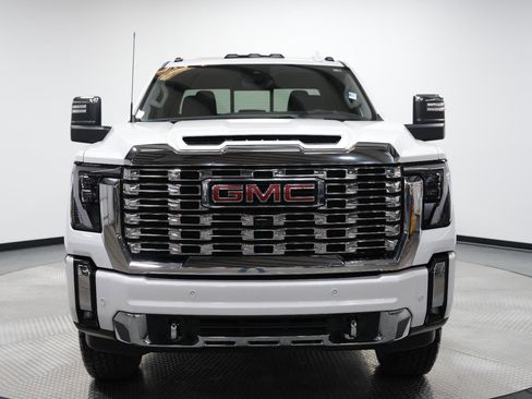 Used 2024 GMC Sierra 2500 Denali w/ Denali Reserve Package image 2