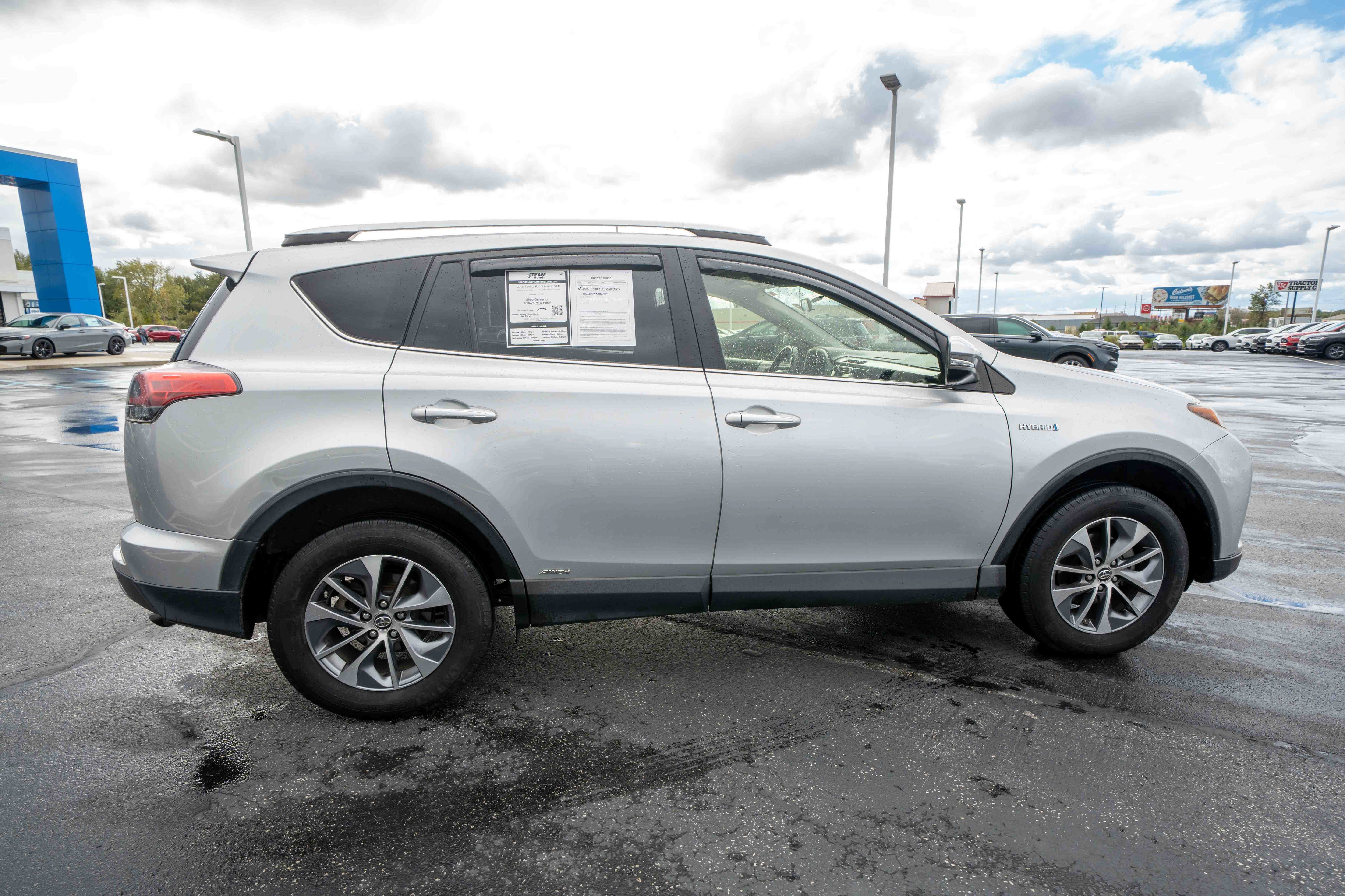 Used 2016 Toyota RAV4 XLE AWD/4WD image 6