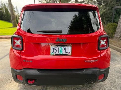 Used 2016 Jeep Renegade Trailhawk image 6