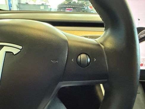 Used 2018 Tesla Model 3 Mid Range RWD image 15