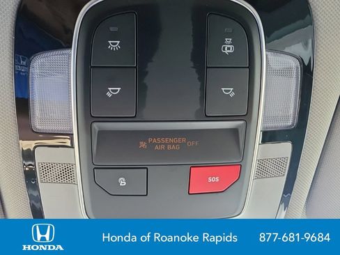 Used 2022 Hyundai Santa Fe SEL FWD image 16