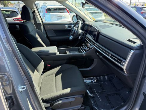 Certified 2025 Hyundai Santa Fe SE FWD image 20