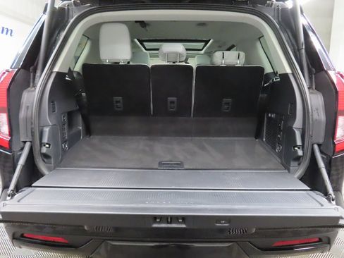 Used 2025 Ford Expedition Platinum w/ Platinum Ultimate Package image 45