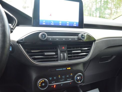 Used 2020 Ford Escape SEL AWD/4WD image 16
