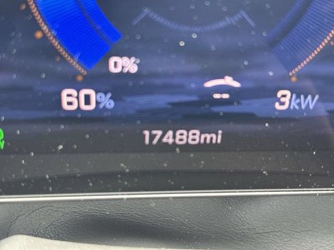 Certified 2024 Chevrolet Equinox EV LT FWD image 21