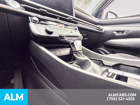 Used 2025 Hyundai Santa Cruz SE FWD image 21