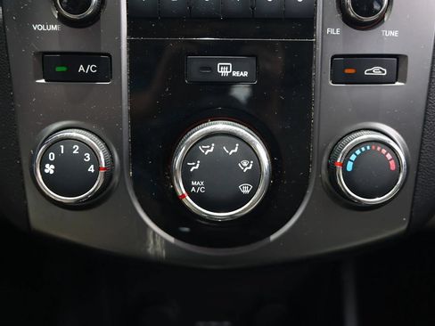 Used 2013 Kia Forte EX FWD image 30