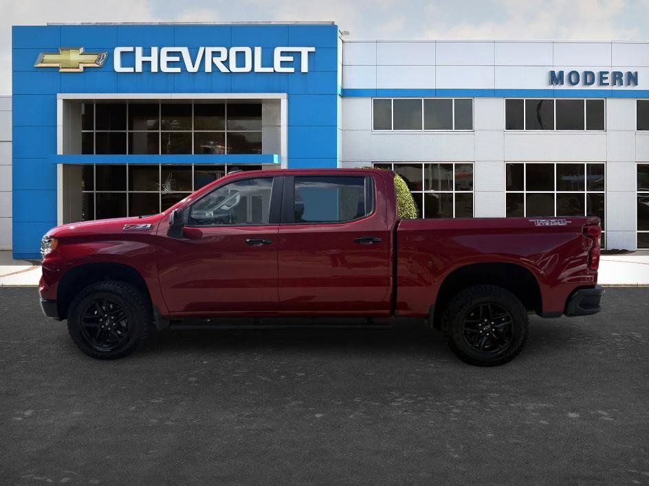 Used 2024 Chevrolet Silverado 1500 LT Trail Boss AWD/4WD image 2