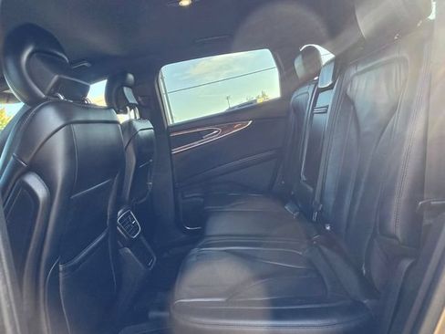 Used 2017 Lincoln MKX Select w/ Select Plus Package AWD/4WD image 17