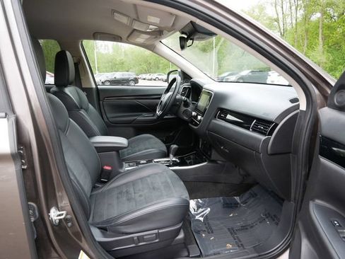 Used 2020 Mitsubishi Outlander SE AWD/4WD image 8