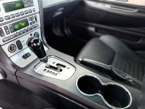 Used 2003 Ford Thunderbird Base image 32