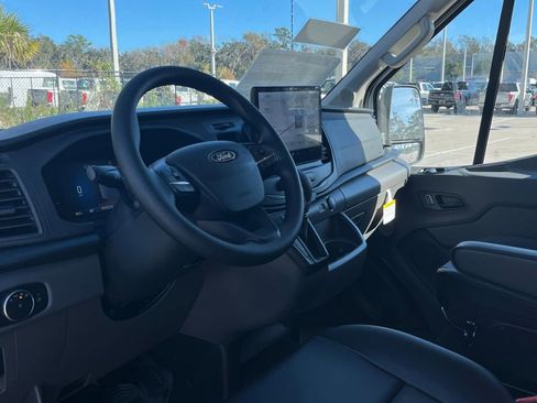 New 2026 Ford Transit 250 148 Medium Roof RWD image 5