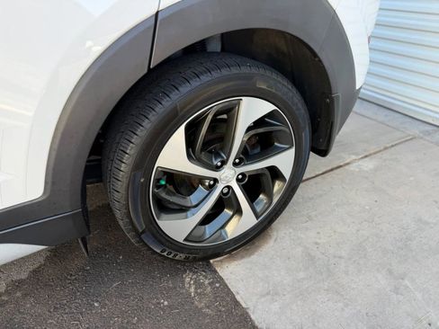Used 2018 Hyundai Tucson Value AWD/4WD image 10
