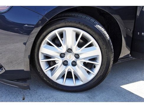 Used 2017 Chevrolet Impala LS image 28