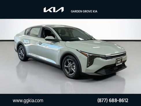 New 2026 Kia K4 FWD image 1