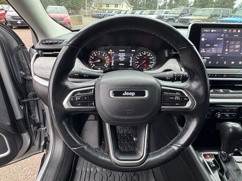 Used 2022 Jeep Compass Latitude w/ Convenience Group image 17