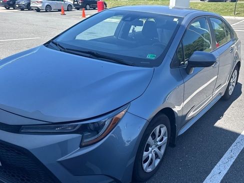 Used 2021 Toyota Corolla LE FWD image 1