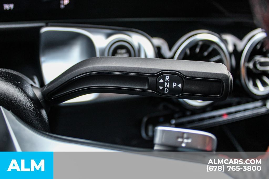 Used 2025 Mercedes-Benz GLB 250 image 29
