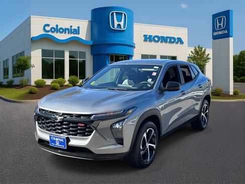 Used 2024 Chevrolet Trax RS w/ Driver Confidence Package image 1