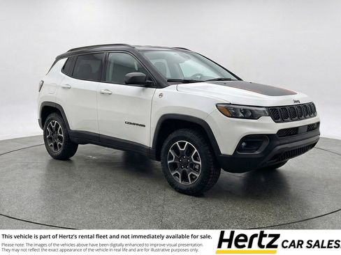 Used 2025 Jeep Compass Trailhawk AWD/4WD image 1