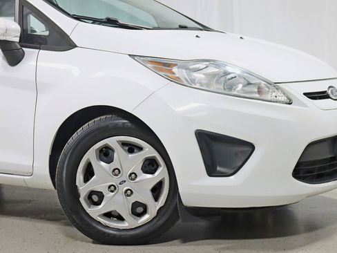 Used 2013 Ford Fiesta SE image 5
