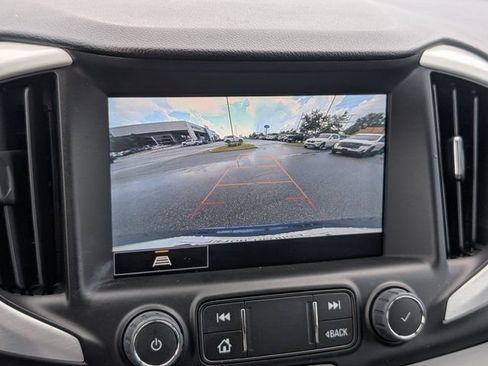 Used 2022 GMC Terrain SLT FWD image 17