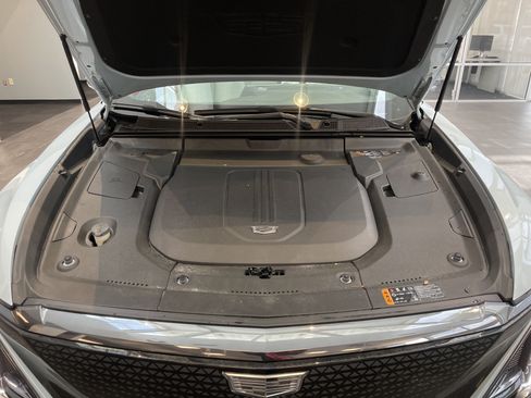 Used 2024 Cadillac Lyriq Sport AWD/4WD image 41