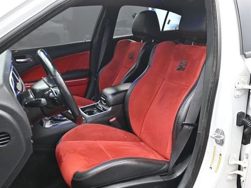 Used 2018 Dodge Charger R/T Scat Pack RWD image 10