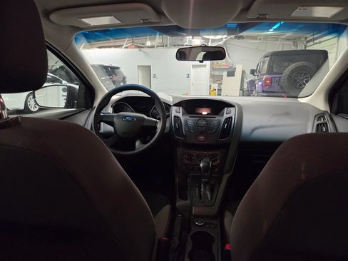 Used 2014 Ford Focus S FWD image 27