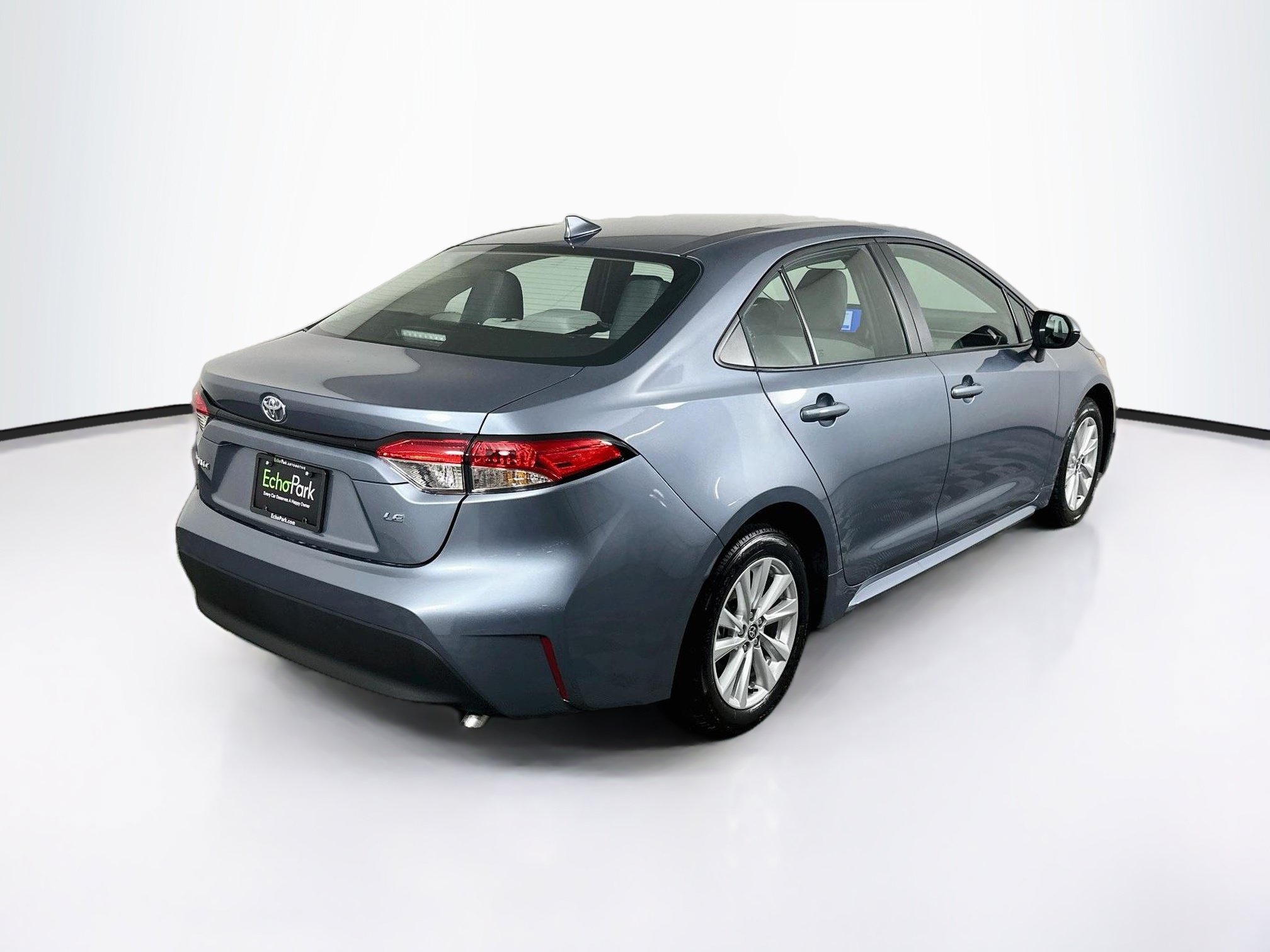 Used 2026 Toyota Corolla LE w/ LE Premium Package FWD image 9