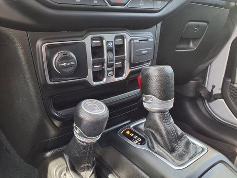 Used 2022 Jeep Gladiator Sport AWD/4WD image 25
