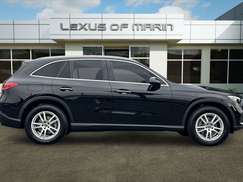 Used 2025 Mercedes-Benz GLC 300 4MATIC image 8