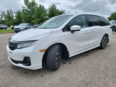 New 2026 Honda Odyssey Elite image 3