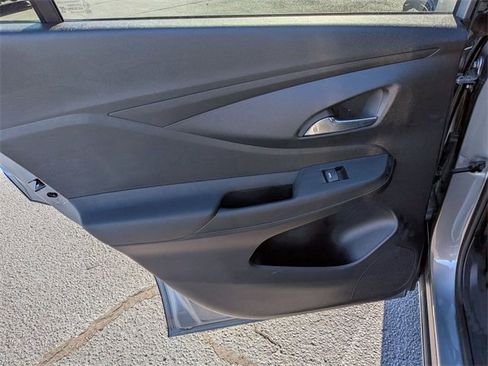 Used 2025 Buick Envista Preferred image 26