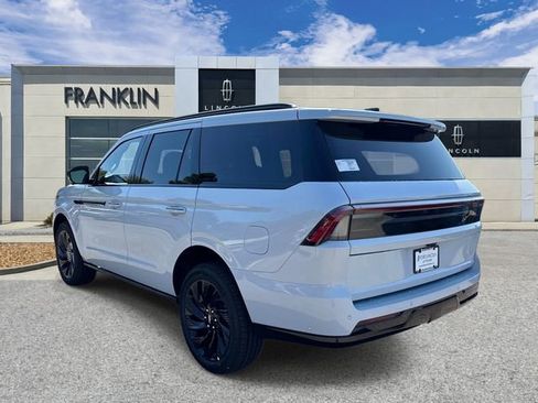 New 2025 Lincoln Navigator Reserve w/ Jet Appearance Package AWD/4WD image 5