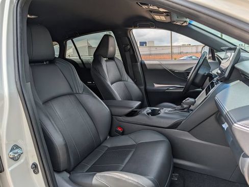 Used 2021 Toyota Venza Limited AWD/4WD image 27