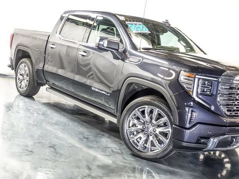 Certified 2023 GMC Sierra 1500 Denali w/ Denali Reserve Package AWD/4WD image 5