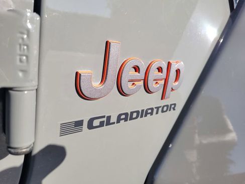 Certified 2023 Jeep Gladiator Mojave w/ Cold Weather Group AWD/4WD image 30