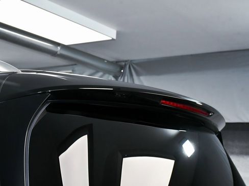 Used 2023 Mercedes-Benz GLS 450 4MATIC image 96